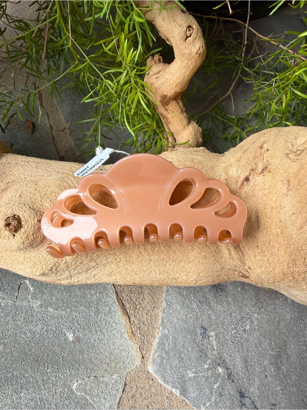 New🌟Anthropologie-Scalloped Claw Hair Clip in Light Brown